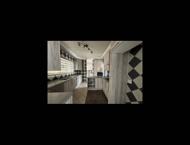 3 BEDROOM HOUSE FOR SALE IN VANDERBIJLPARK CE 5